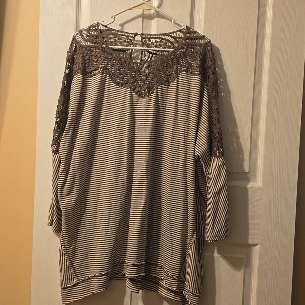 White Birch 2x Taupe and cream top